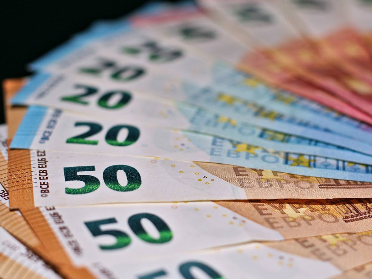 Rezension zu: Helmuth Pree / Noach Heckel, Das kirchliche Vermögen, seine Verwaltung und Vertretung. Handreichung für die Praxis, Wien: Verlag Österreich 3. Aufl. 2021. ISBN 978-3-7046-8855-2