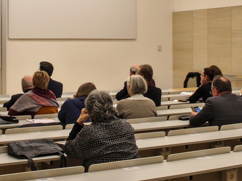 Bericht über den Gastvortrag von Prof. Dr. Myriam Wijlens: „Zuhören und Unterscheiden. Katholizität in der weltweiten Synode&nbsp;2021–2024“