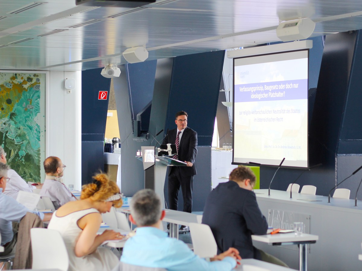 Tagung zum Thema „Neutraler Staat? Interdisziplinäre Perspektiven auf die Autonomie von Religion, Kunst und Wissenschaft“ – Ein&nbsp;Tagungsbericht